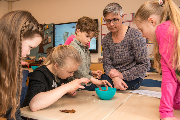 WKRU 2019 Leerlingen van basisschool De Lappendeken die vorig jaar onderzoek hebben gedaan naar magneten